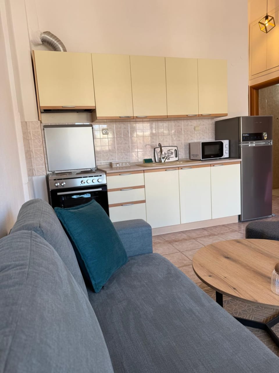 Kitchen or kitchenette, Living room, oven