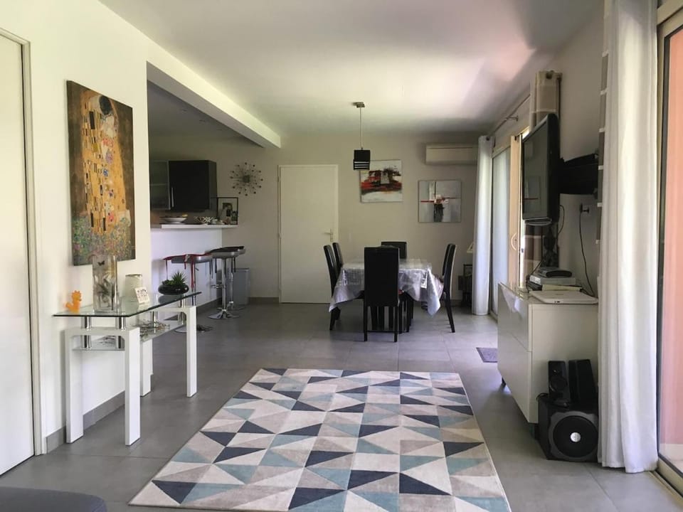 House Golfe Juan Apartment in Antibes