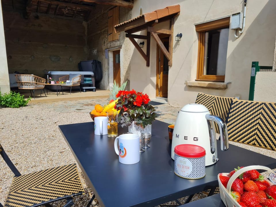 Balcony/Terrace, Dining area