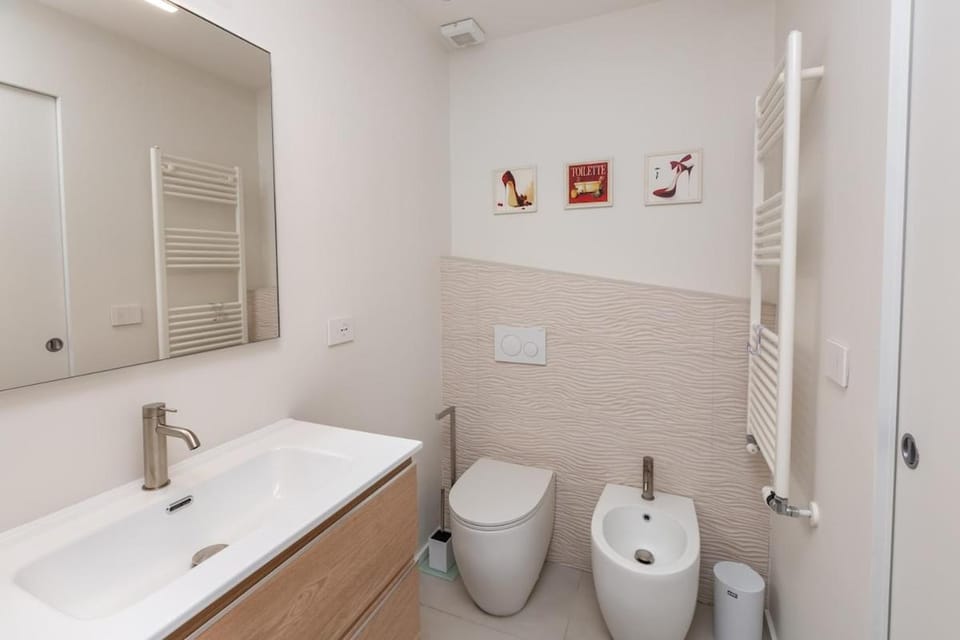 Toilet, Bathroom