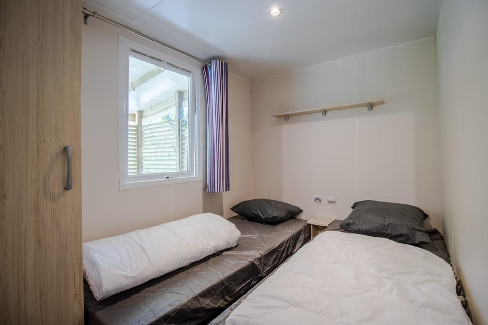 Property building, Living room, Bedroom