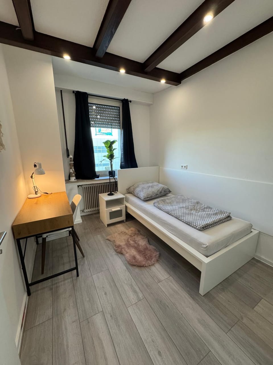 Bed, Photo of the whole room