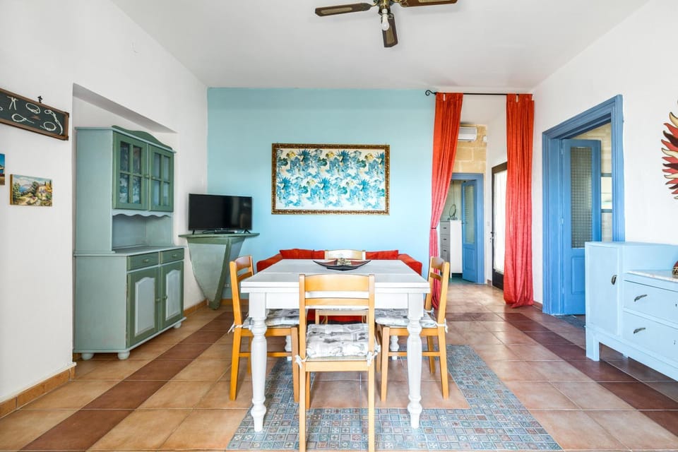 TV and multimedia, Dining area