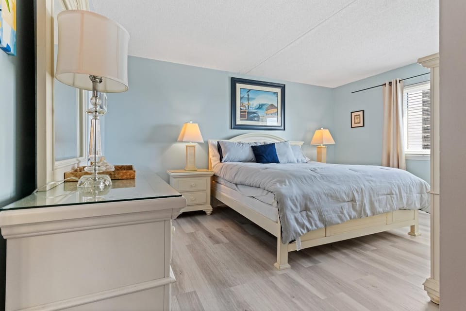 Ocean City Getaway Capri 2BR w Ocean Views, Pool, Fitness Center House in Ocean City