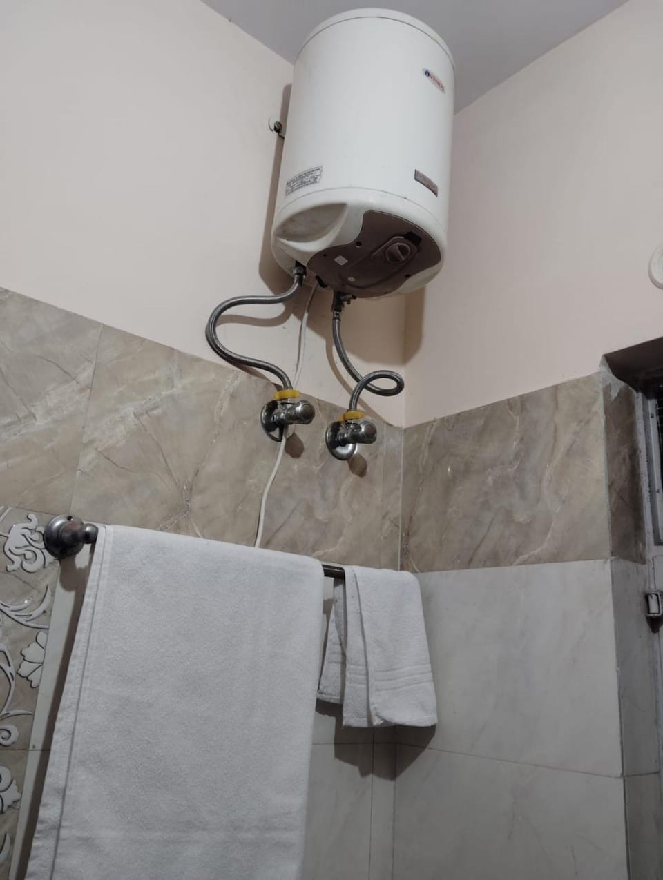 Shower, Bathroom, towels