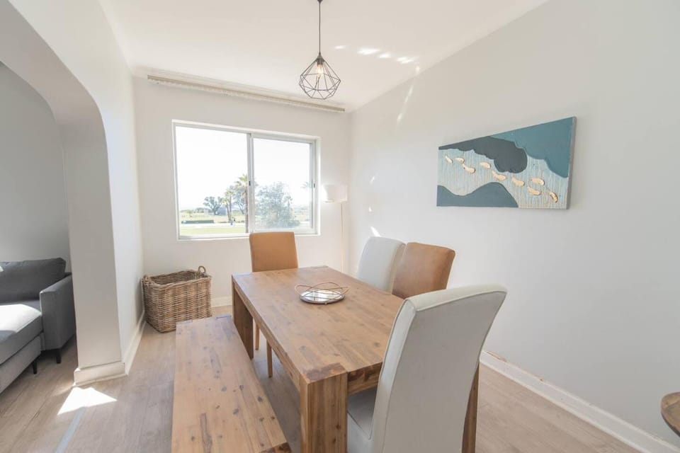 Astorian Tide Apartment in Port Elizabeth