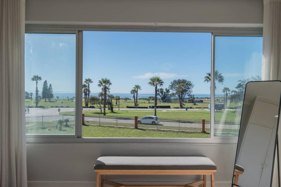 Astorian Tide Apartment in Port Elizabeth