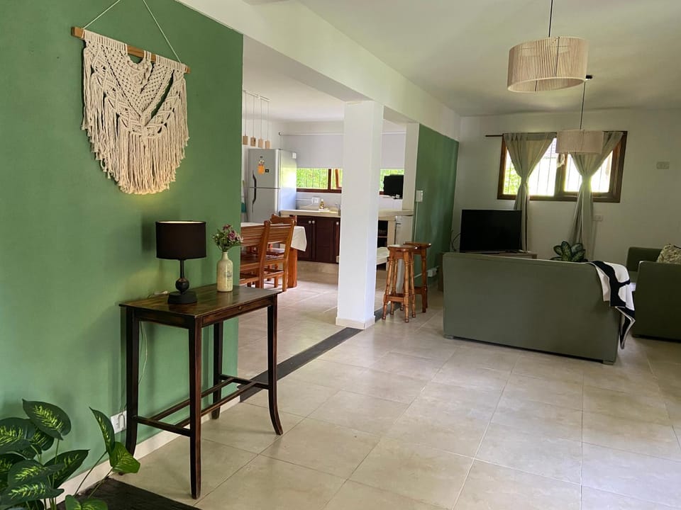 Communal lounge/ TV room, TV and multimedia, Living room