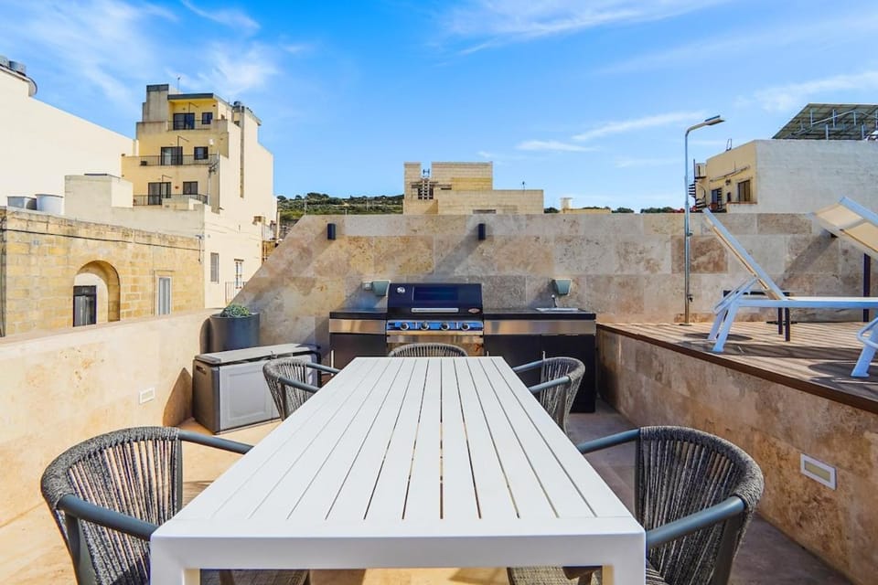 House of Luxury with Pool by Solea Apartment in Saint Paul's Bay