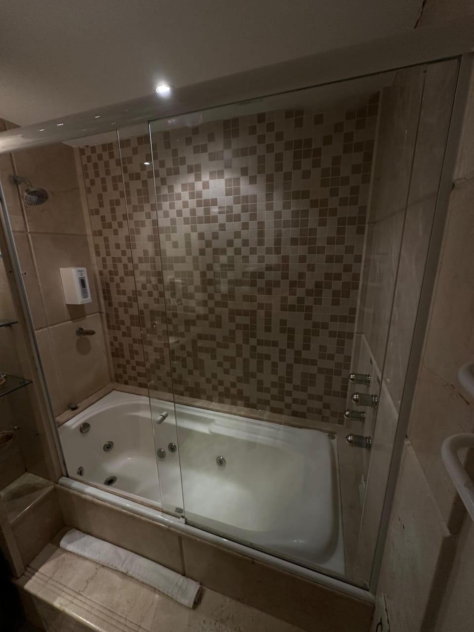 Shower, Hot Tub, Bathroom, Bath