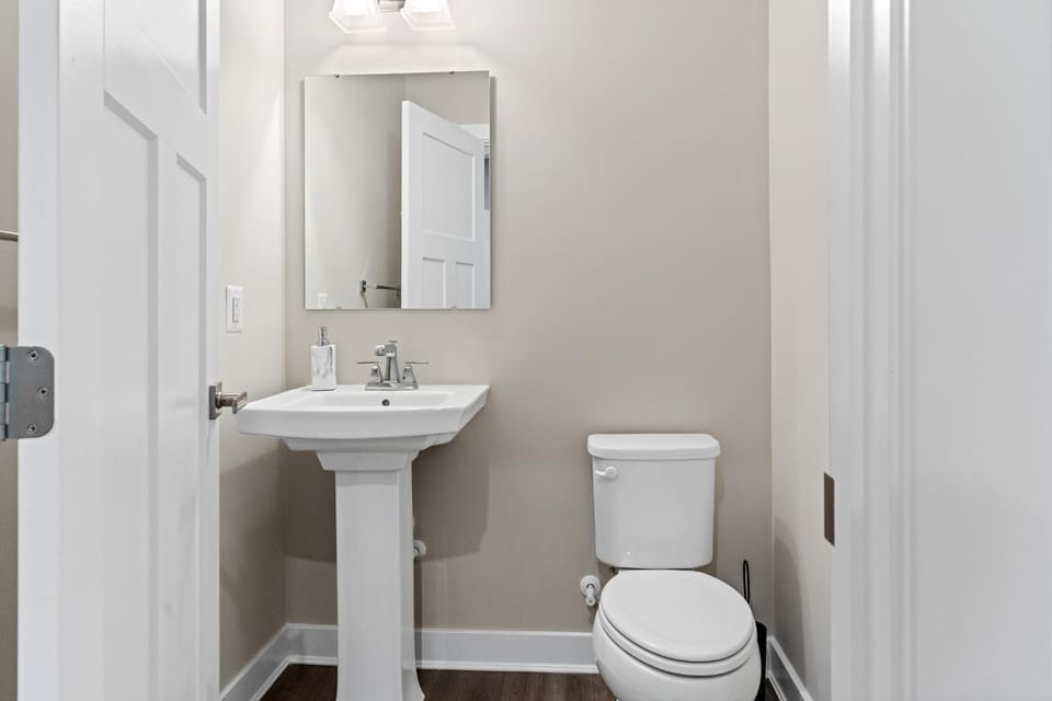 Brand-New 6BR Home Near Ocean City Pools, Gym, Tennis & Bay Access House in Worcester County