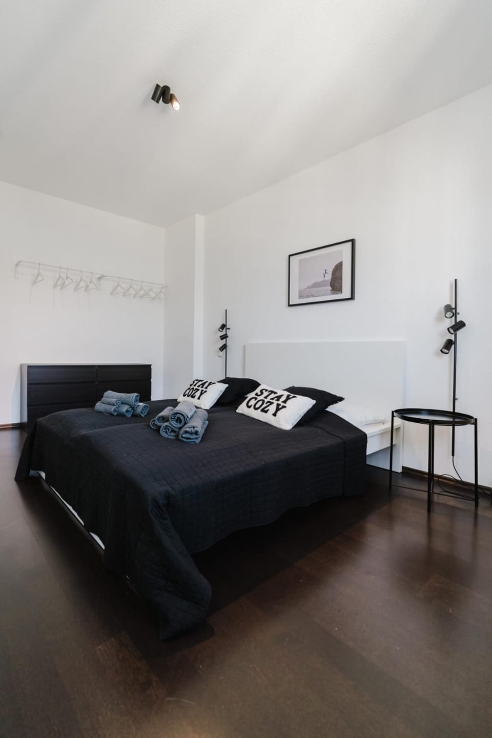 4 BR Apartment - ZENTRAL - GERÄUMIG - KÜCHE - TERRASSE - WIFI - KAFFEE - PARKHAUS Apartment in Wiesbaden