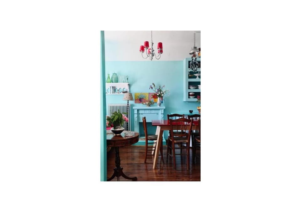 Kitchen or kitchenette, Seating area