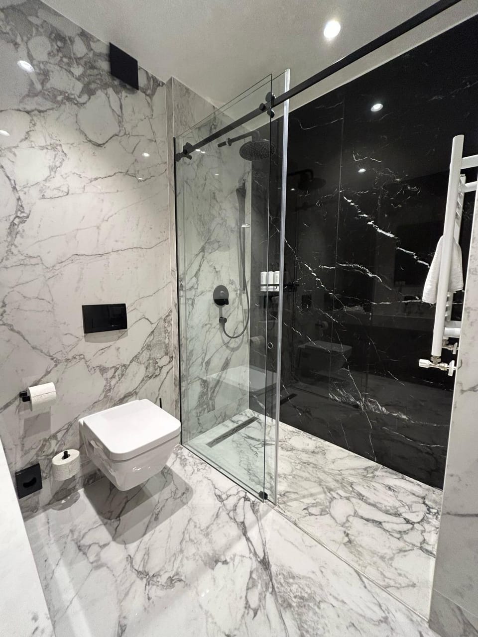 Shower, Toilet, Bathroom
