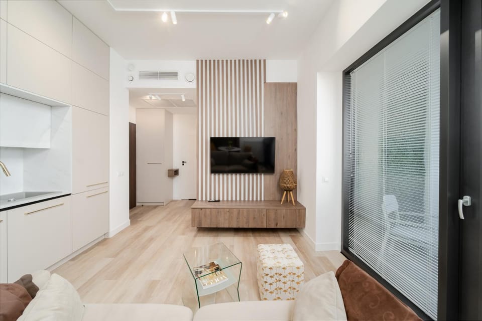 TV and multimedia, Living room, Seating area, air conditioner