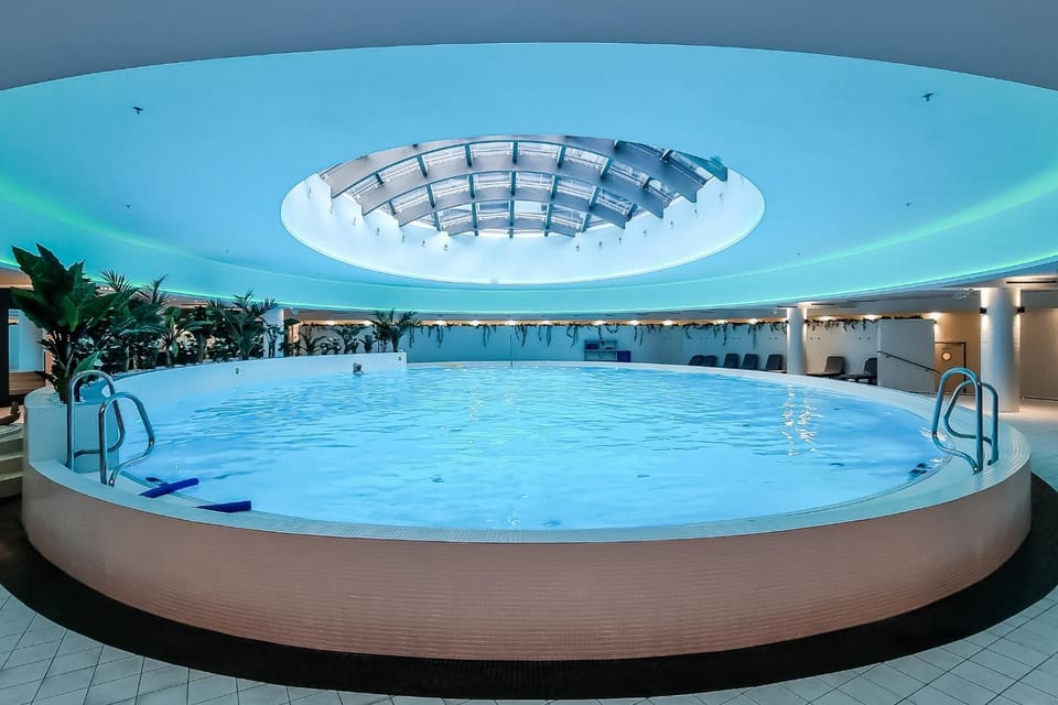 Swimming pool, Swimming pool