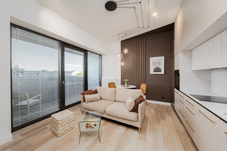 Kitchen or kitchenette, Living room, Seating area, Dining area