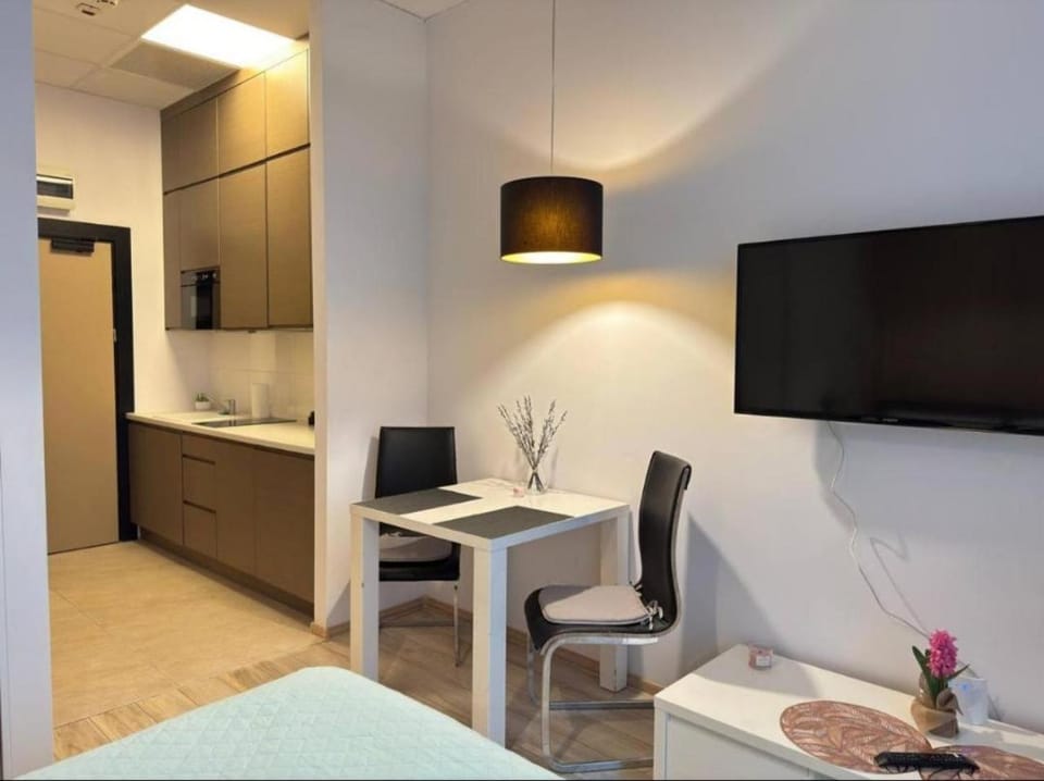 TV and multimedia, Kitchen or kitchenette, Living room, Seating area