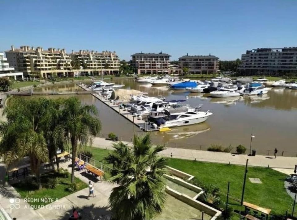 Day, Natural landscape, City view, Lake view, River view, Location