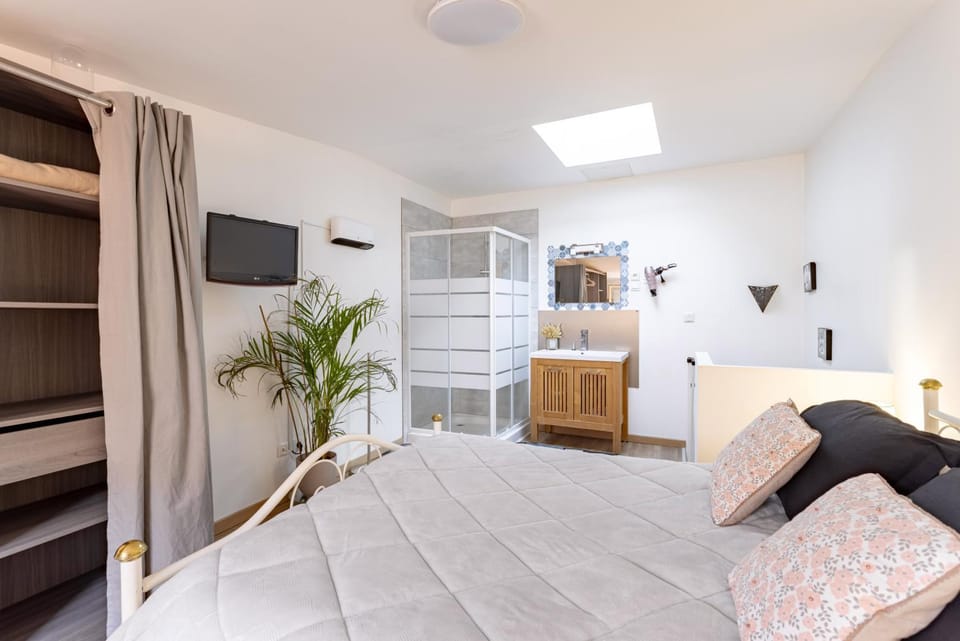 Living room, Bedroom