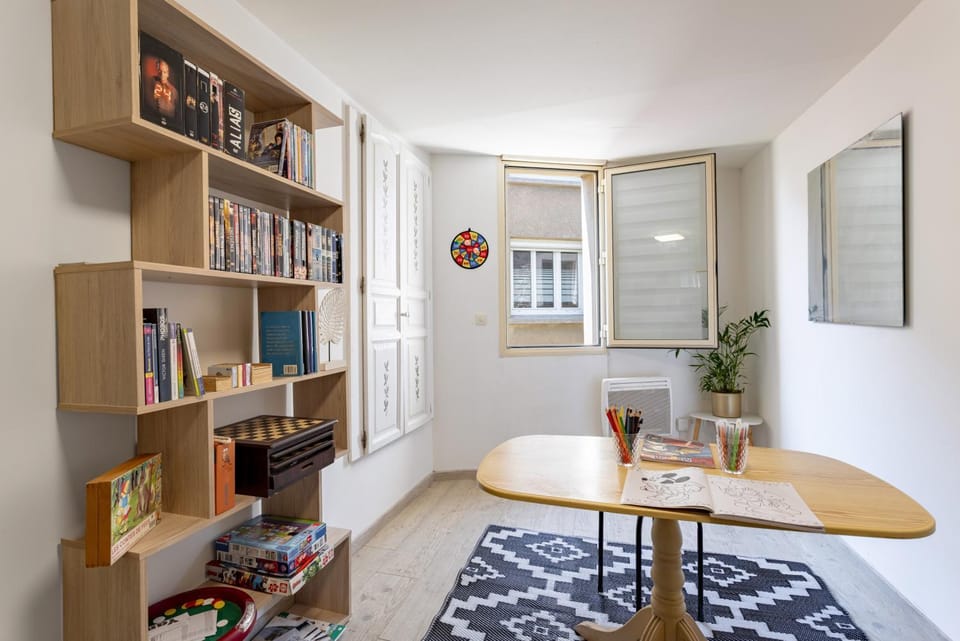 Property building, Living room
