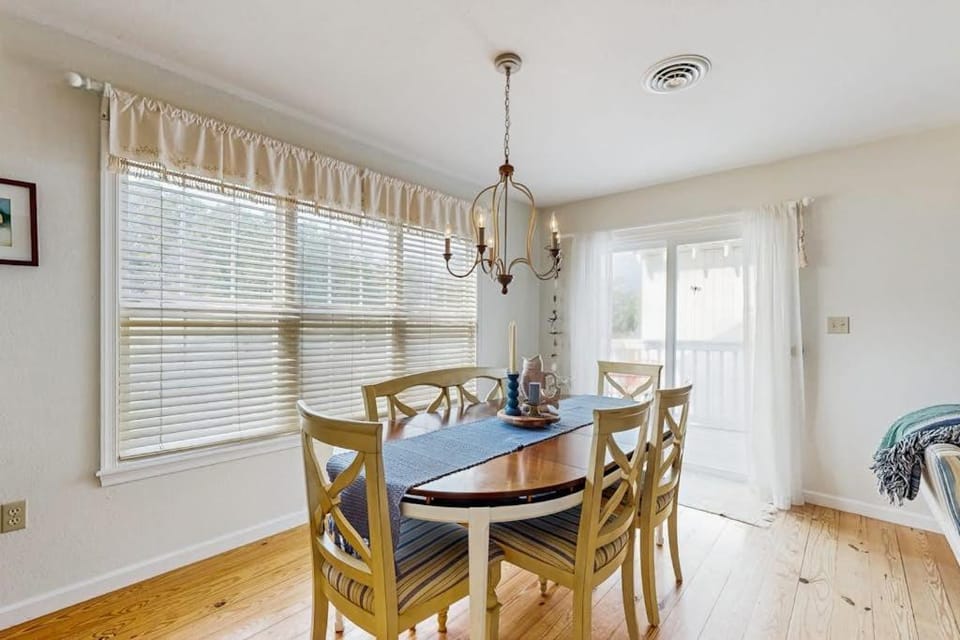 Bahama Beach Cottages --- 634 Sandy Point Rd House in Sussex County