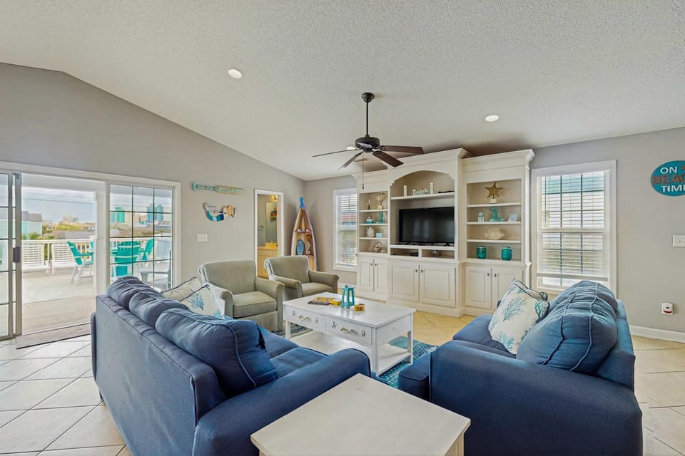 Marlins and Mermaids House in Garden City