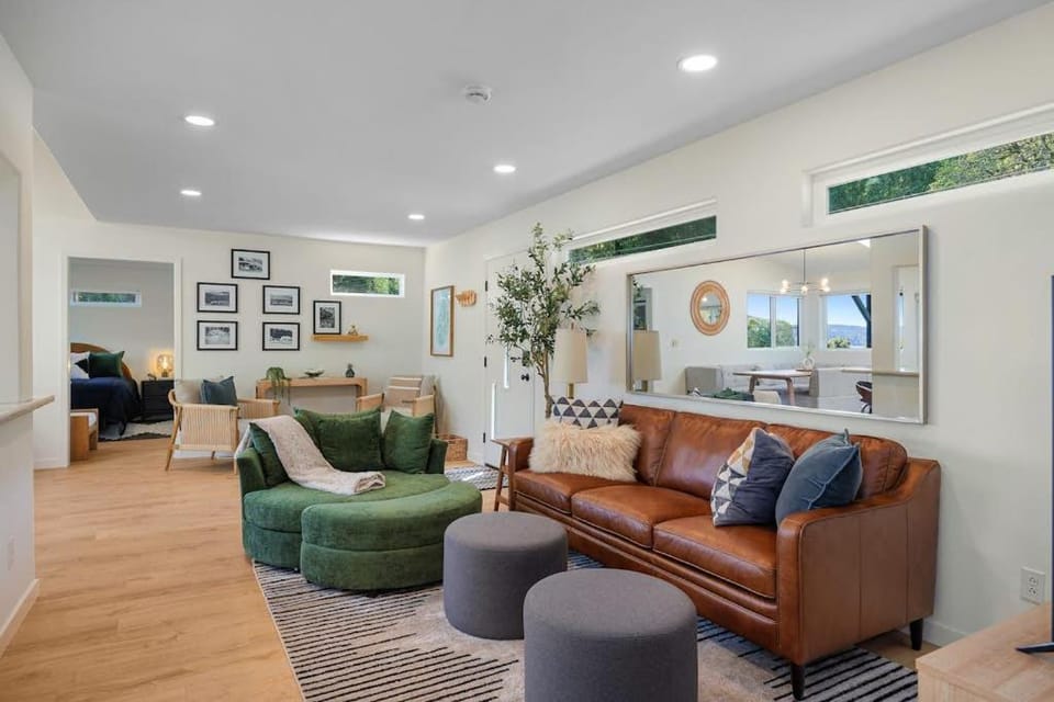 Seal Cove House in Lilliwaup