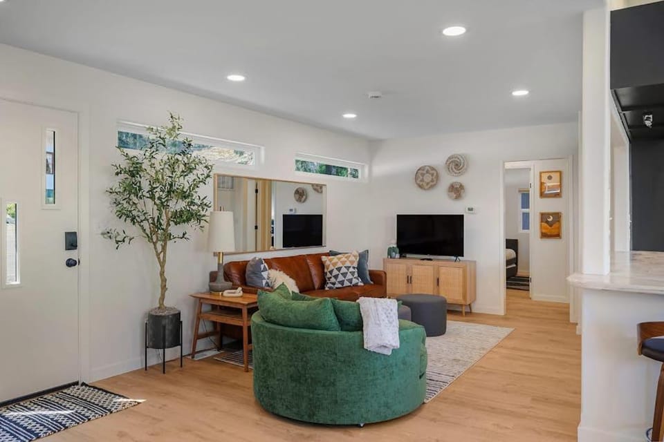 Seal Cove House in Lilliwaup