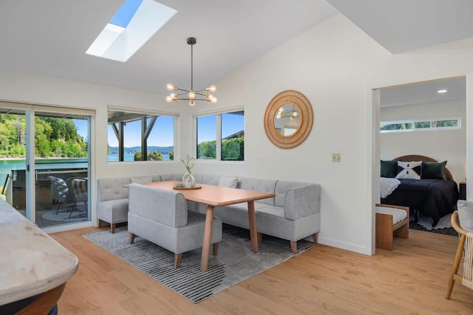 Seal Cove House in Lilliwaup