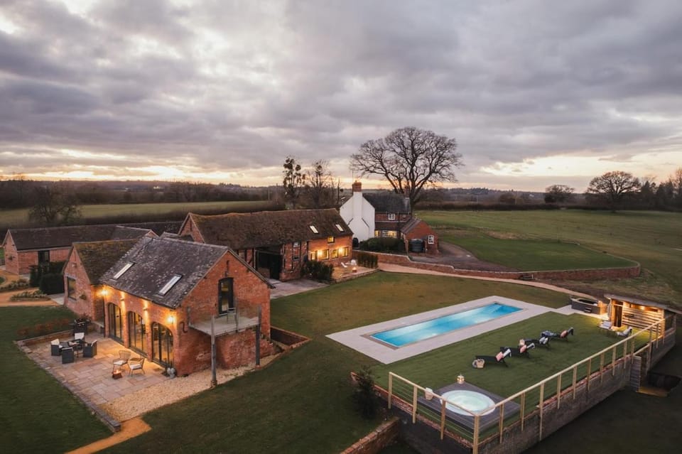 Bird's eye view, Swimming pool