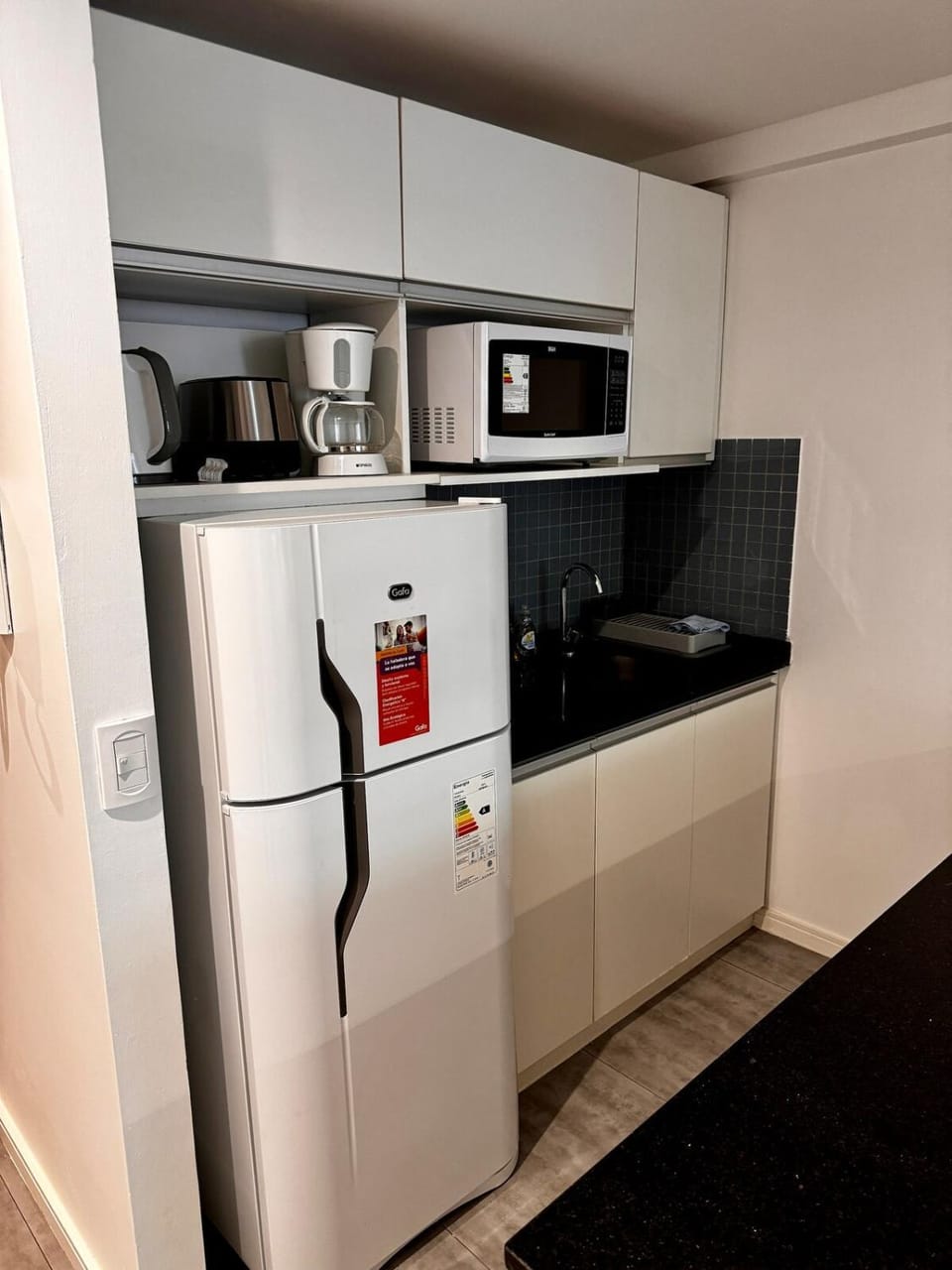 Coffee/tea facilities, Kitchen or kitchenette, minibar, oven, stove, toaster
