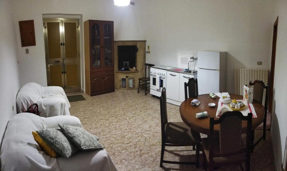 Seating area, oven, pet friendly