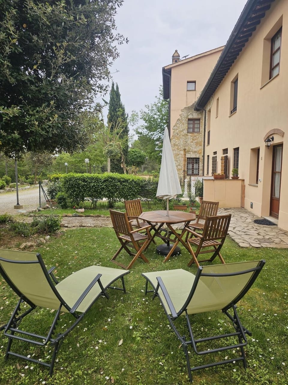 Tuscany Hill Apartment in Tuscany