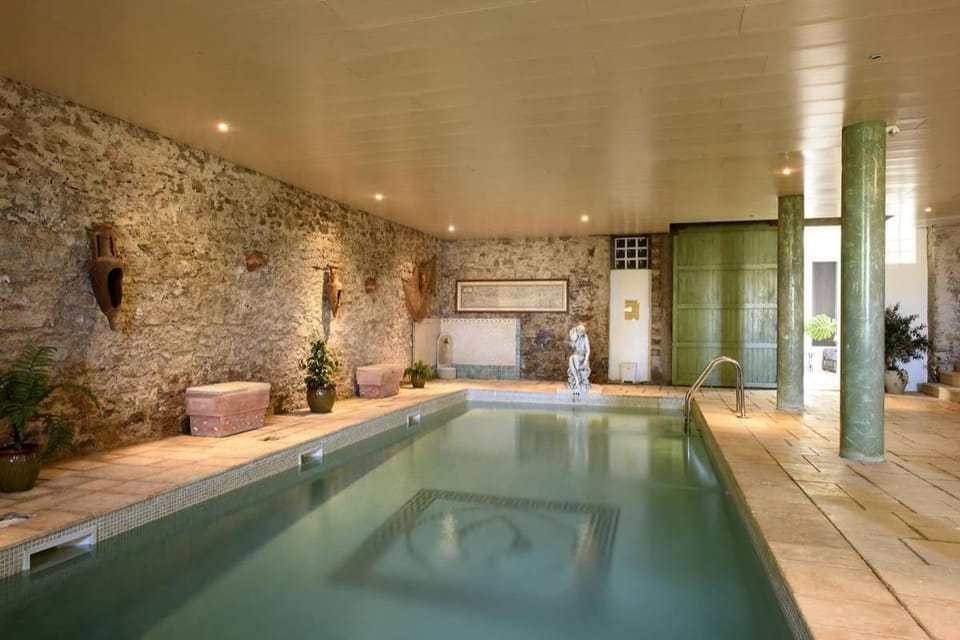 Appartement dans l'aile du château 130M2 6 personnes Apartment in Occitanie