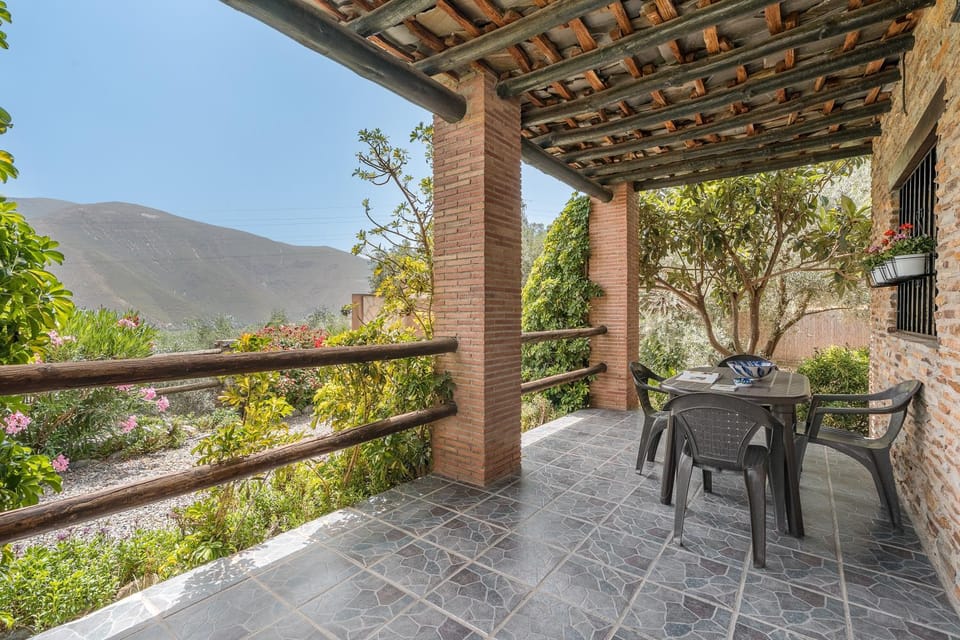 Property building, Balcony/Terrace, Living room