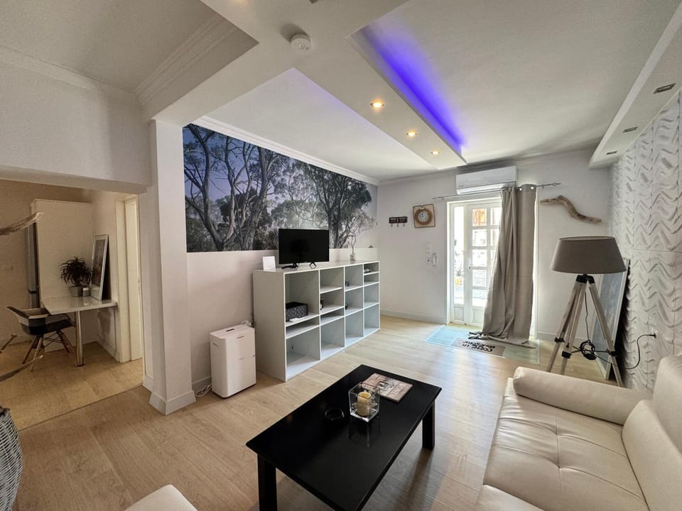 TV and multimedia, Living room, Seating area