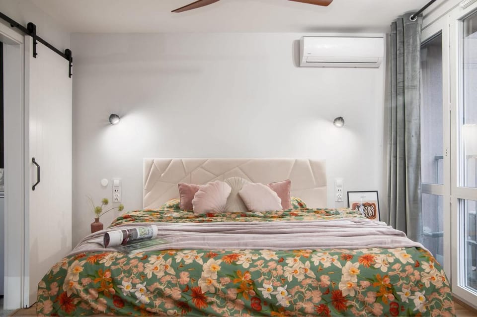 Bed, Photo of the whole room, Bedroom, wardrobe