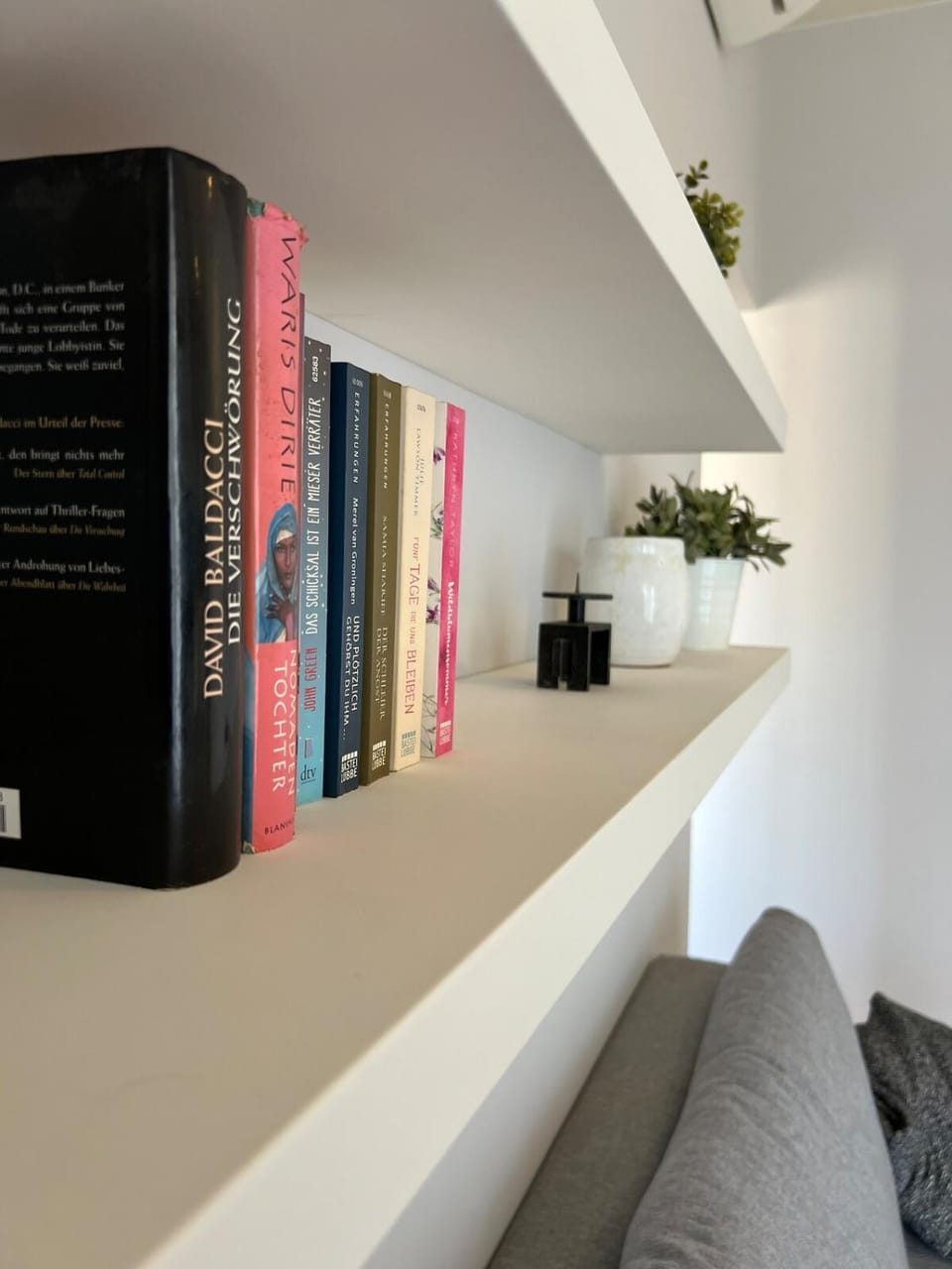 Library, Living room, Seating area
