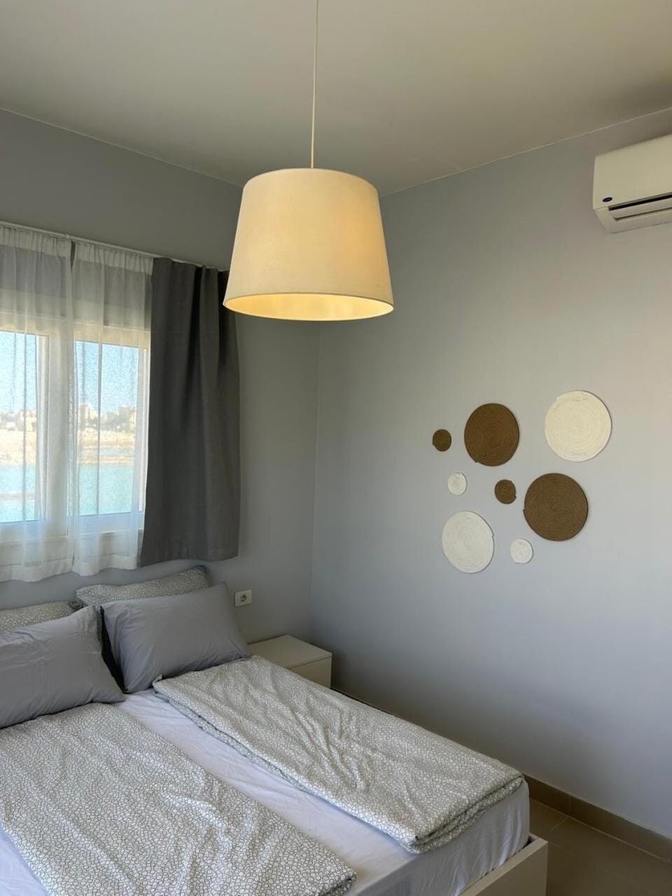 Bed, Bedroom, air conditioner