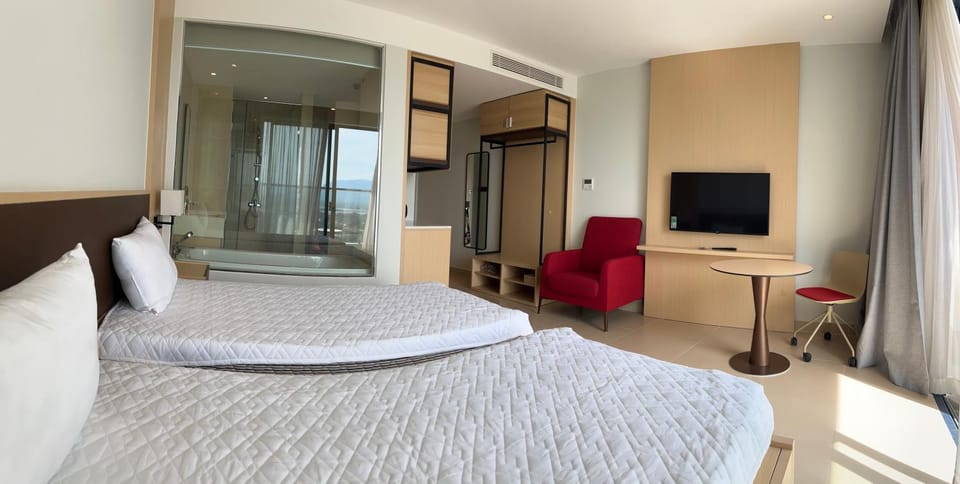 Seaview room Apartment hotel in Khanh Hoa Province