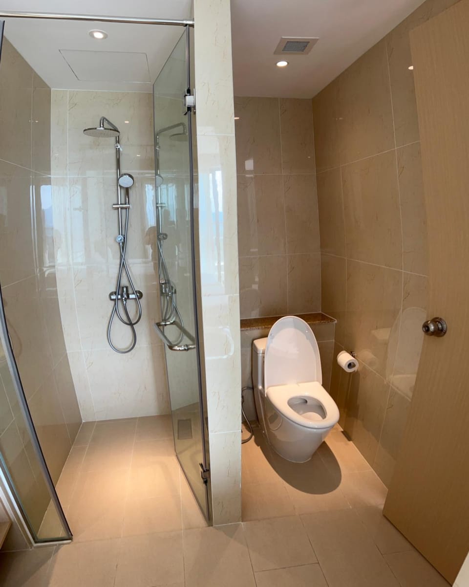 Seaview room Apartment hotel in Khanh Hoa Province