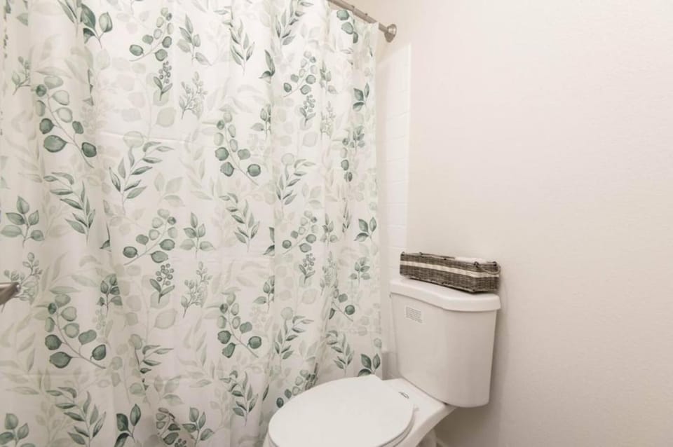 Snazzy 2 Bedroom Pad with Rooftop Pool and Hollywood Sign View Apartment in Hollywood