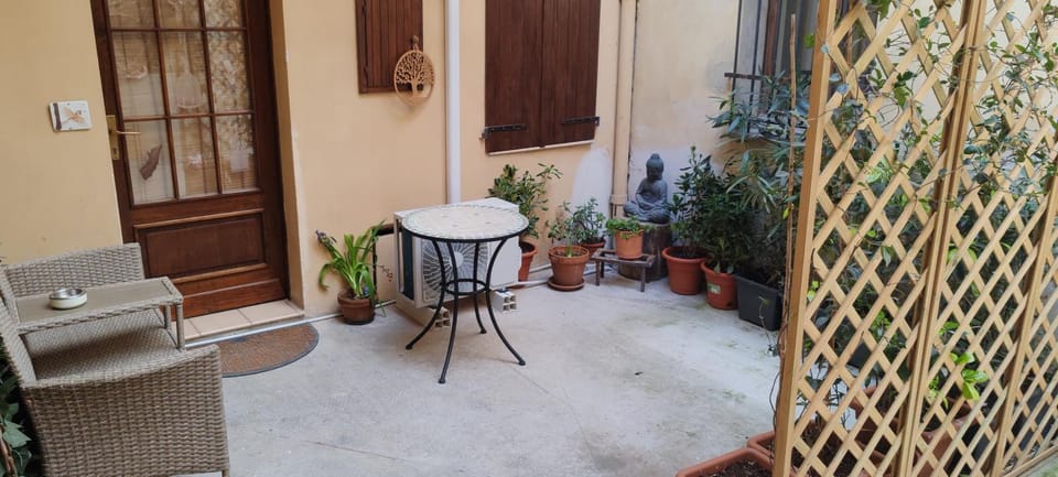 Patio, Garden, View (from property/room), Balcony/Terrace, Living room, Seating area, Garden view