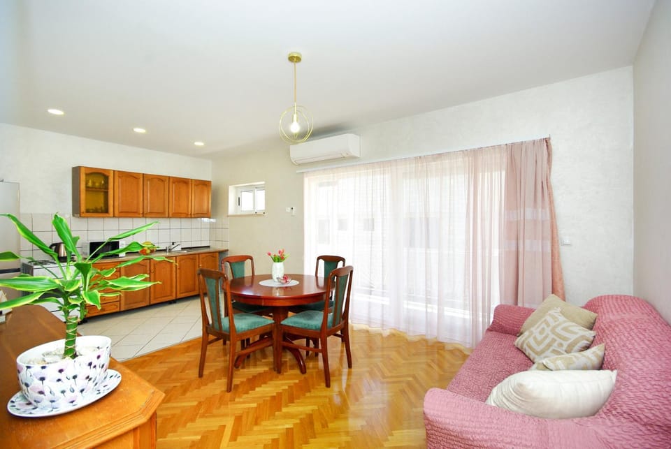 Apartmani Makarska 16 Apartment in Makarska