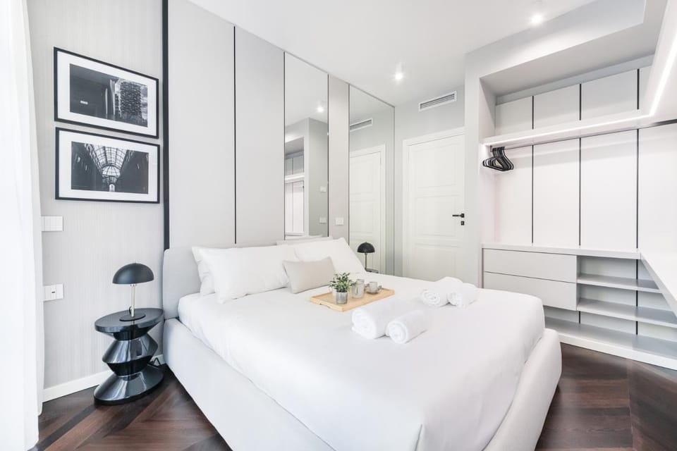 Easylife - Milano - Medici 5 P2D - Duomo Apartment in Milan