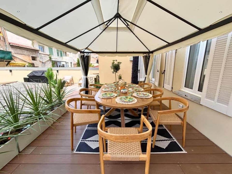 Tiffany Luxury 4BDR and 4Bath next to Palais Apartment in Cannes