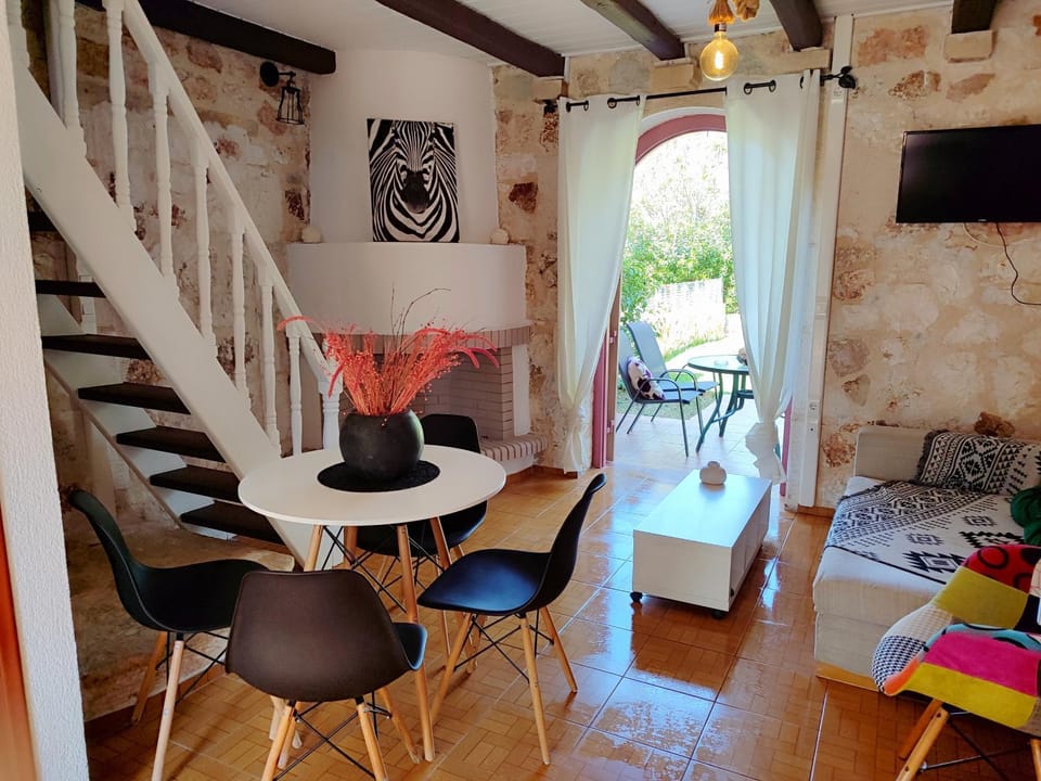 Spasmata Village - Special Maizonette Only Adults Retreat Just one Minute to the Beach House in Cephalonia