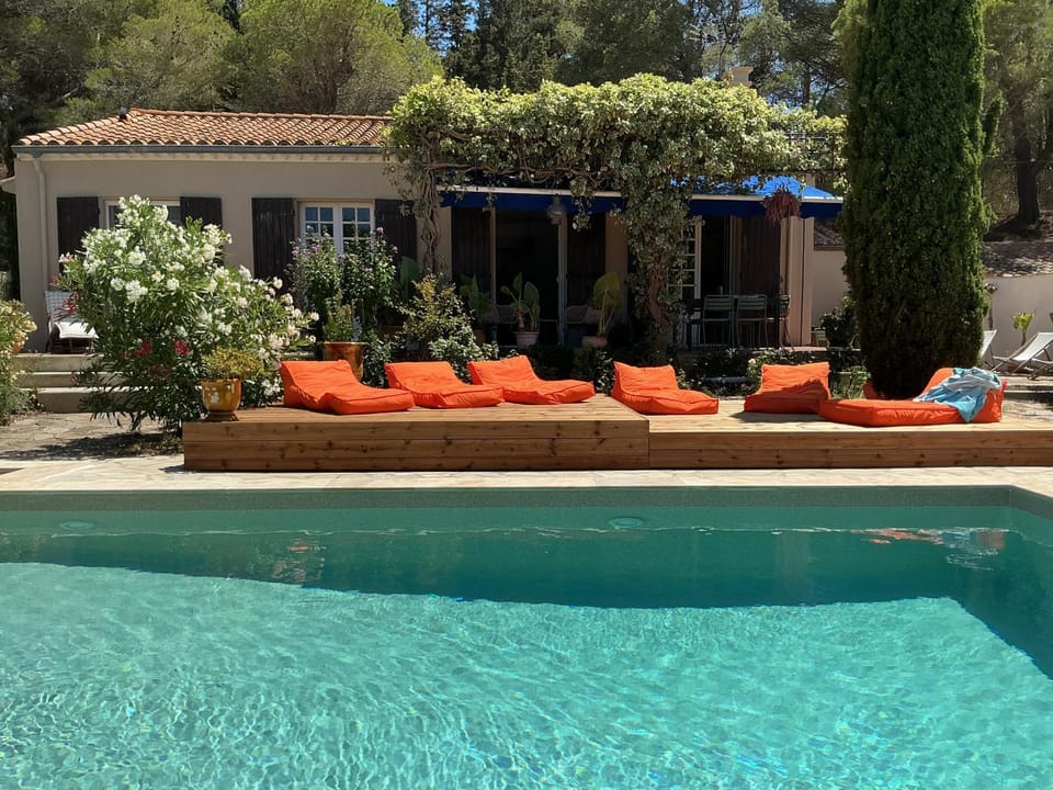 Le Doul Jolie villa au calme climatisée grande piscine jardin House in Narbonne