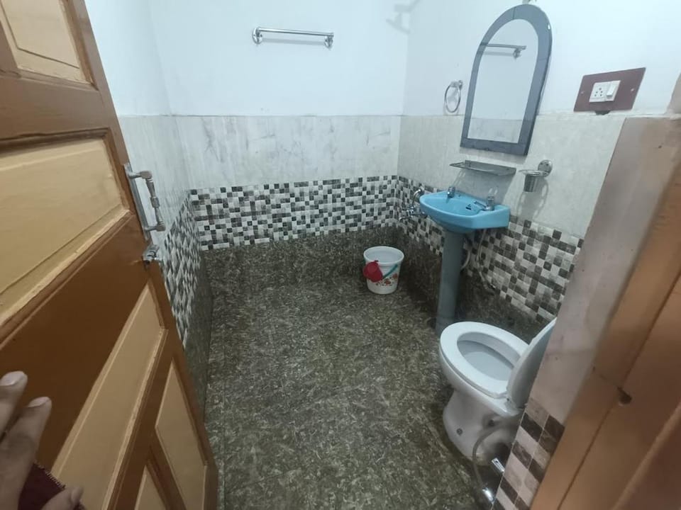 New Heaven Canal Guest House Bed and Breakfast in India